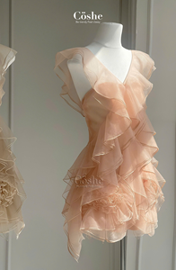 RTS Coshe Aso Vestido en capas con volantes Mini vestido con cuello en V Detalles florales Vestido de fiesta elegante para mujeres Ropa de verano Fechas Eventos - Product Image 4