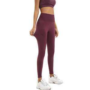 Ensemble de yoga Premium pour femmes, 2 pièces, soutien-gorge de sport sans couture, leggings taille haute, violet foncé, tenue de sport, ensemble de vêtements de sport, Pakistan - Product Image 3