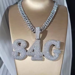 Pendentif en or plaqué or blanc de qualité supérieure avec diamants, bijoux de charme hip-hop avec finition argentée pour hommes et femmes - Product Image 1