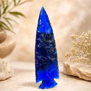 Punta de Flecha de Obsidiana Azul de 6 Pulgadas al por Mayor, Gema de Cristal Natural Tallada y Grabada para Decoración y Sanación Reiki - Product Image 1