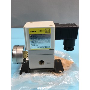 Régulateur AMAT 3870-02053 à pression, taille de port 1/4 - Équipements et pièces semi-conducteurs d'occasion fiables à l'échelle mondiale - Product Image 5