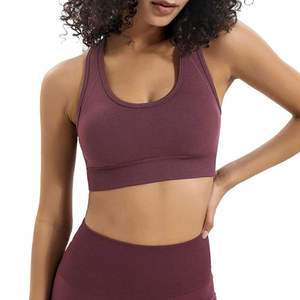 Ensemble de yoga pour femmes de qualité supérieure, sans couture, très vendu, en spandex et polyester, ajusté, respirant, motif uni, vente en gros - Product Image 4