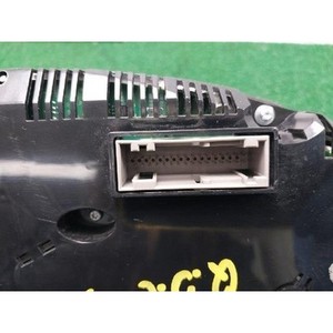 ชุดหน้าปัดเรือนไมล์มือสอง Q5 รุ่น 8R0920930T - Product Image 4