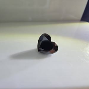 Diamante suelto de 1.5 quilates, corte brillante modificado, forma de corazón, color negro elegante, certificado por IGI, cultivado en laboratorio, para la elaboración de joyas. - Product Image 1