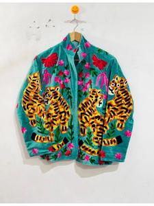 Chaqueta de Seda Tejida de Lujo para Mujer, Colorida, con Bordado Floral, Detalles de Puntadas Tradicionales, Ideal para Eventos Festivos, Bodas o Salidas Nocturnas - Product Image 2
