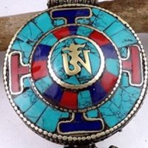 Pendentifs Ghau à thème bouddhiste tibétain religieux - Product Image 3