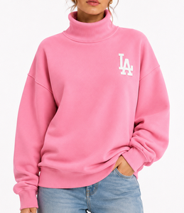เสื้อสเวตเชิ้ตสีชมพูสด คอสูง พร้อมตัวอักษรสีขาวขนาดเล็กที่หน้าอก แขนยาว ปลายแขนและชายเสื้อแบบรัดขอบ  รับสกรีนโลโก้ตามแบบ - Product Image 5