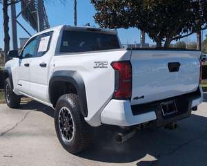 Prêt à être expédié : Toyota Tacoma 4x4 TRD Off-Road Hybride FWD Pick-up 2025 avec garantie de 3 ans, disponible à la vente - Product Image 5