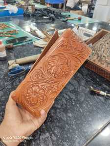 Paneles de Cuero Genuino con Grabado Floral Hecho a Mano para Bolsos Portátiles, Carteras, Bolsos de Mano y Accesorios - Product Image 5