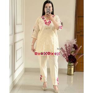 Conjunto de mujer de diseñador superior e inferior con trabajo de hilo - Product Image 6