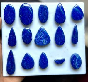 Vente en gros de cabochons en lapis-lazuli naturel, formes variées, polis, bleu royal, pierres précieuses à dos plat, lot en vrac - Product Image 1