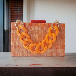 Bolso de Mano de Resina de Lujo Hecho a Mano para Mujer, para Fiestas, Vajillas y Decoraciones, RR ENTERPRISES India - Product Image 2
