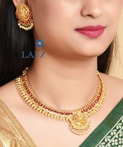 Conjunto de Collar y Pendientes de Oro Antiguo con Incrustaciones de Piedras y Perlas de Imitación, Joyería Religiosa Tradicional para Bodas - Product Image 3