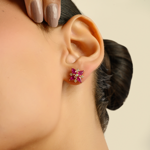 Boucles d'oreilles clous tendance pour femmes, design floral, avec rubis et diamants, pour mariage et soirée, bijoux en or 14 carats, OEM ODM - Product Image 4