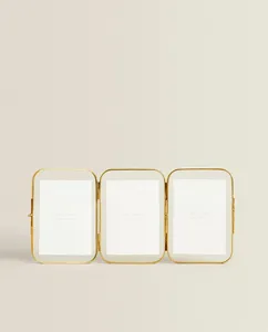 Marco de fotos artesanal de metal pesado que muestra la vida y el amor en un estilo antiguo elegante para decoración tradicional del hogar. - Product Image 5