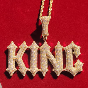 Pendentif Iced Out King avec diamants de laboratoire, collier à maillons cubains, bijoux streetwear hip-hop - Product Image 2