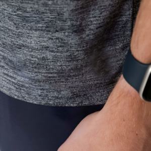 Camiseta Deportiva Gris Jaspeado para Hombre, Transpirable, de Secado Rápido, para Gimnasio, Informal, de Manga Corta, Ropa Deportiva, Logotipo Personalizado, Venta al Por Mayor - Product Image 4