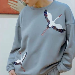 Sweat-shirt à col rond en molleton de coton gris pour femmes, motif d'oiseau brodé, pull décontracté à manches longues, vêtements pour dames - Product Image 1