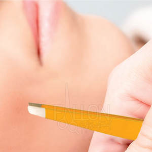 Pince à épiler de haute qualité pour salon et usage personnel, pince à épiler à pointe inclinée pour un façonnage parfait des sourcils - Product Image 6