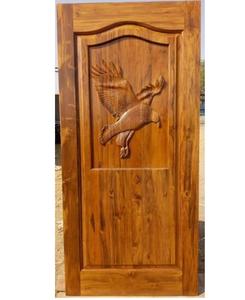 Puerta de madera de teca premium de excelente calidad, hecha a mano, con diseños tallados a mano para uso en casas de lujo, disponible al mejor precio. - Product Image 1