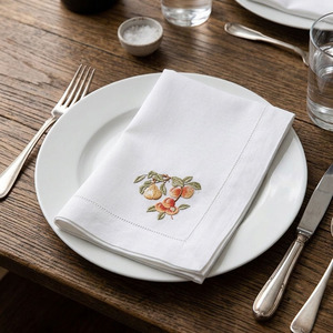 Serviettes de table en coton personnalisées, classiques, carrées, brodées de poires, réutilisables, durables, lavables en machine, avec ourlet festonné, pour la maison - Product Image 1