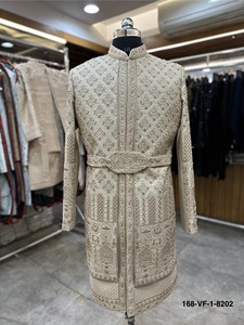 Kurta ethnique de luxe pour homme avec broderie monochromatique en fil Dhaga, perles fines et micro-sequences pour mariages - Product Image 1