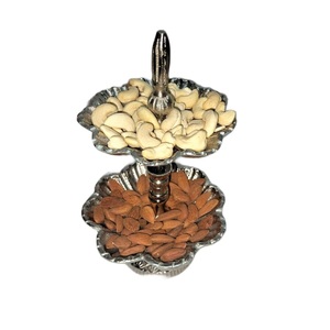 Cuencos de aluminio metálico de doble capa con diseño floral para frutas, ideales para mostradores y mesas. - Product Image 3