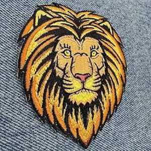 Parches Bordados de Tela Twill Personalizados con MOQ Bajo, Parches Bordados de Alta Calidad para Coser o Planchar en la Ropa - Product Image 6