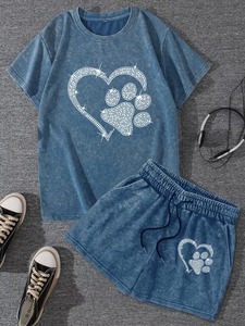 Conjunto de Camiseta y Pantalones Cortos de Algodón Azul para Hombre con Estampado de Corazón y Huella de Pata con Pedrería, Atuendo Casual de Verano, Cuello Redondo, Tejido Transpirable - Product Image 1