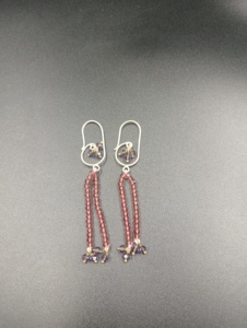 Boucles d'oreilles pendantes en forme de goutte d'eau plaquées or Amaira Jewels, bijoux minimalistes pour femmes, perles perlées, à porter tous les jours, pour les occasions hindoues - Product Image 3