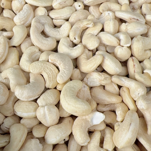 Fabricación de Nueces de Anacardo W320, Nueces de Anacardo Orgánicas, Exportación al por Mayor a la UE, Medio Oriente y Asia desde Santiago - Product Image 1