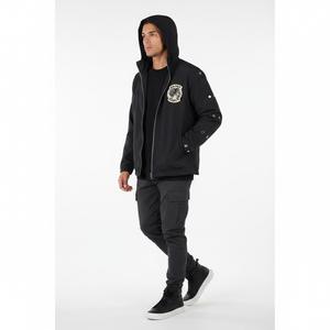 Veste coupe-vent noire personnalisée pour homme, style streetwear, avec fermeture éclair, manches à boutons-pression et patch brodé, vêtement d'extérieur tendance à capuche - Product Image 2