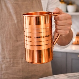Carafe en cuivre artisanale, pichet à eau traditionnel indien pour un usage quotidien - Product Image 2