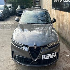 MINT 2023 ROMEEO TONALEE 1,3 VGT 15.5KWH SPECIALE AUTO Q4 AWD EURO 6 5DR - Product Image 1