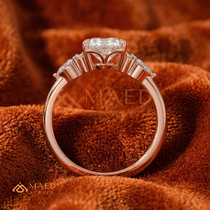 Anillo de Compromiso de Lujo con Moissanita de Corte Ovalado en Plata Chapada en Oro Rosa, con Detalle de Hoja, Elegante Joyería Nupcial para Boda, Aniversario o Fiesta - Product Image 3