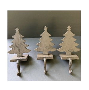 Support de chaussettes de Noël doré brillant en laiton massif, crochets de cheminée robustes pour la décoration de la maison pendant les fêtes - Product Image 3