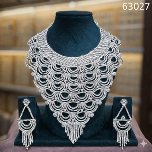 Ensemble collier et boucles d'oreilles vintage en alliage plaqué or 24 carats avec design en forme de poire pour mariage, fiançailles, anniversaire, fête - Product Image 4