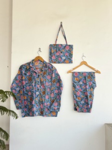 Ensemble de pyjama pour femme à manches longues imprimé floral, longueur intégrale, en coton tissé doux, décontracté, col rabattu, fermeture boutonnée - Product Image 1