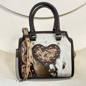 Bolso de Hombro Cruzado de Cuero Genuino de Vaca Grabado a Mano Estilo Western Vintage 2026 con Corazón Tachonado y Pelo para Mujer - Product Image 4