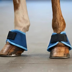 Botas de Protección Premium Personalizadas y Duraderas con Cuero Sintético y Neopreno para Carreras de Caballos y Equitación - Cuidado Equino Ligero - Product Image 6