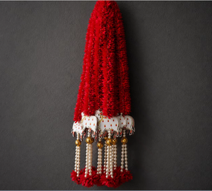 Décoration murale bohème en tissu rouge avec pompons et perles pour salon intérieur - Product Image 5