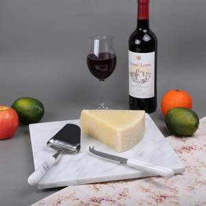 เขียงหินอ่อนสีขาวธรรมชาติทรงสี่เหลี่ยมสำหรับชีสและขนมอบ ดีไซน์หรูหราสำหรับเสิร์ฟและเตรียมอาหาร - Product Image 5