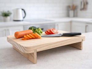 Elegante juego de tablas de cortar y servir de madera entrelazadas, tabla de madera artesanal con silueta orgánica, diseño moderno y artístico. - Product Image 5