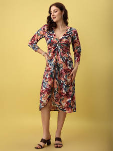 เดรสทรงเอพิมพ์ลายดอกหลากสี คอวี แขนสั้น ความยาวปานกลาง ชายกระโปรงบาน ผ้าจอร์เจตต์ เอวธรรมชาติ เป็นมิตรกับสิ่งแวดล้อม - Product Image 4