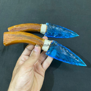 Dague décorative artisanale en verre bleu avec manche en bois, réplique de couteau en verre pour la décoration et l'exposition à la maison - Product Image 3