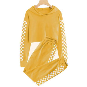 Conjunto Deportivo de 2 Piezas: Top Corto Informal de Verano con Capucha, Encaje y Botones, y Pantalones Deportivos con Cordón - Product Image 1