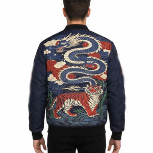 Chaqueta Sukajan de estilo moderno para hombre con patrón bordado detallado, tela satinada ligera, estilo urbano. - Product Image 4