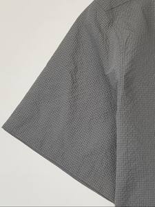 Camisa de Hombre con Hombros Caídos, Manga Corta, Color Sólido, Corte Holgado con Cuello Camisero, Estilo Vintage para Uso Casual en Vacaciones - Product Image 4