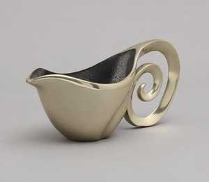 Bol de service de luxe, chaque détail est soigné, moderne, fait main, en métal, écologique, durable, finition polie, poignée en spirale, pour la table, idéal pour offrir - Product Image 6