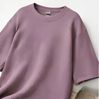 T-shirt Oversize en Maille Gaufrée Texturée 240 GSM d'Inspiration Designer, Coupe Décontractée et Ajustée, Coton de Haute Qualité, Mode Urbaine, Export